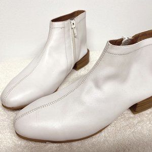 Jeffrey Campbell White Booties Size 6